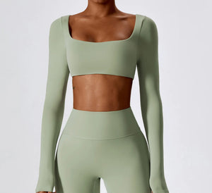 Long sleeve crop green