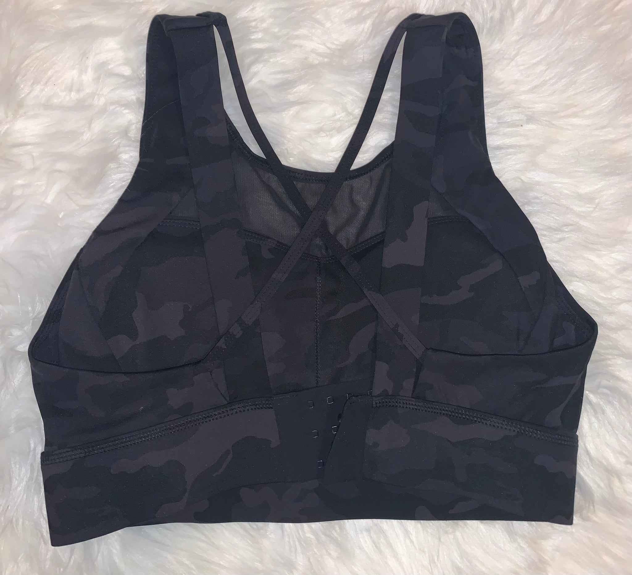 Camo sports bra black