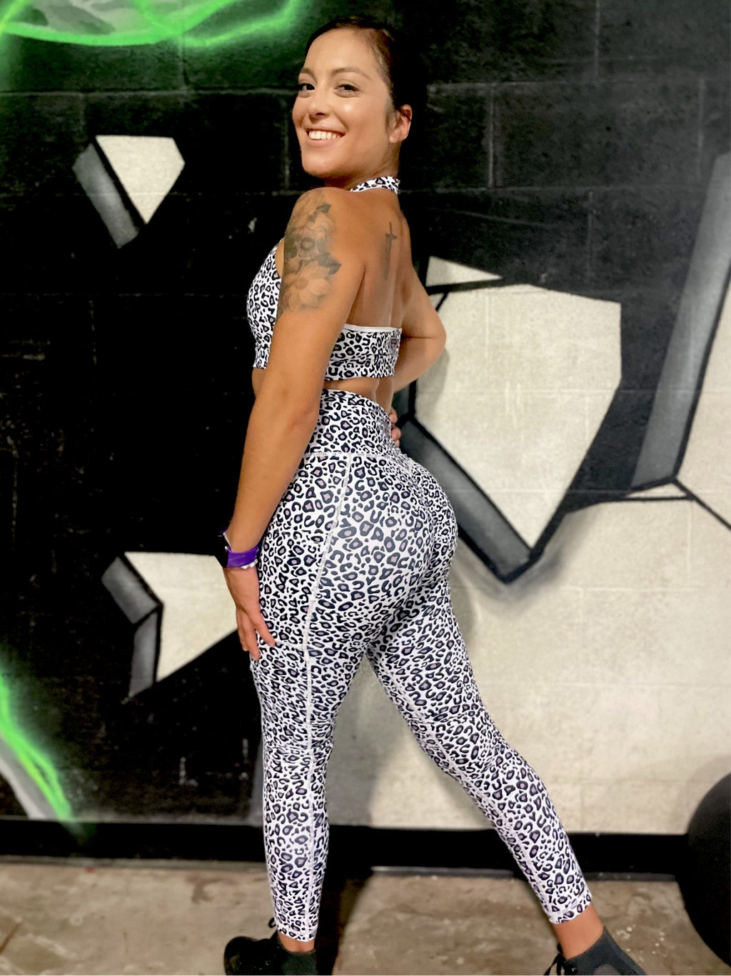 Empower leggings white leopard