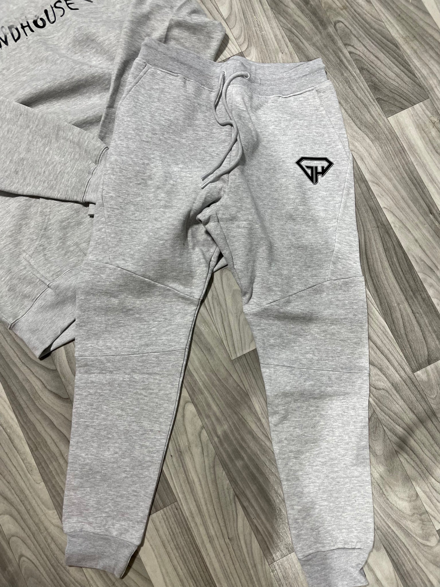 Warm up joggers gray