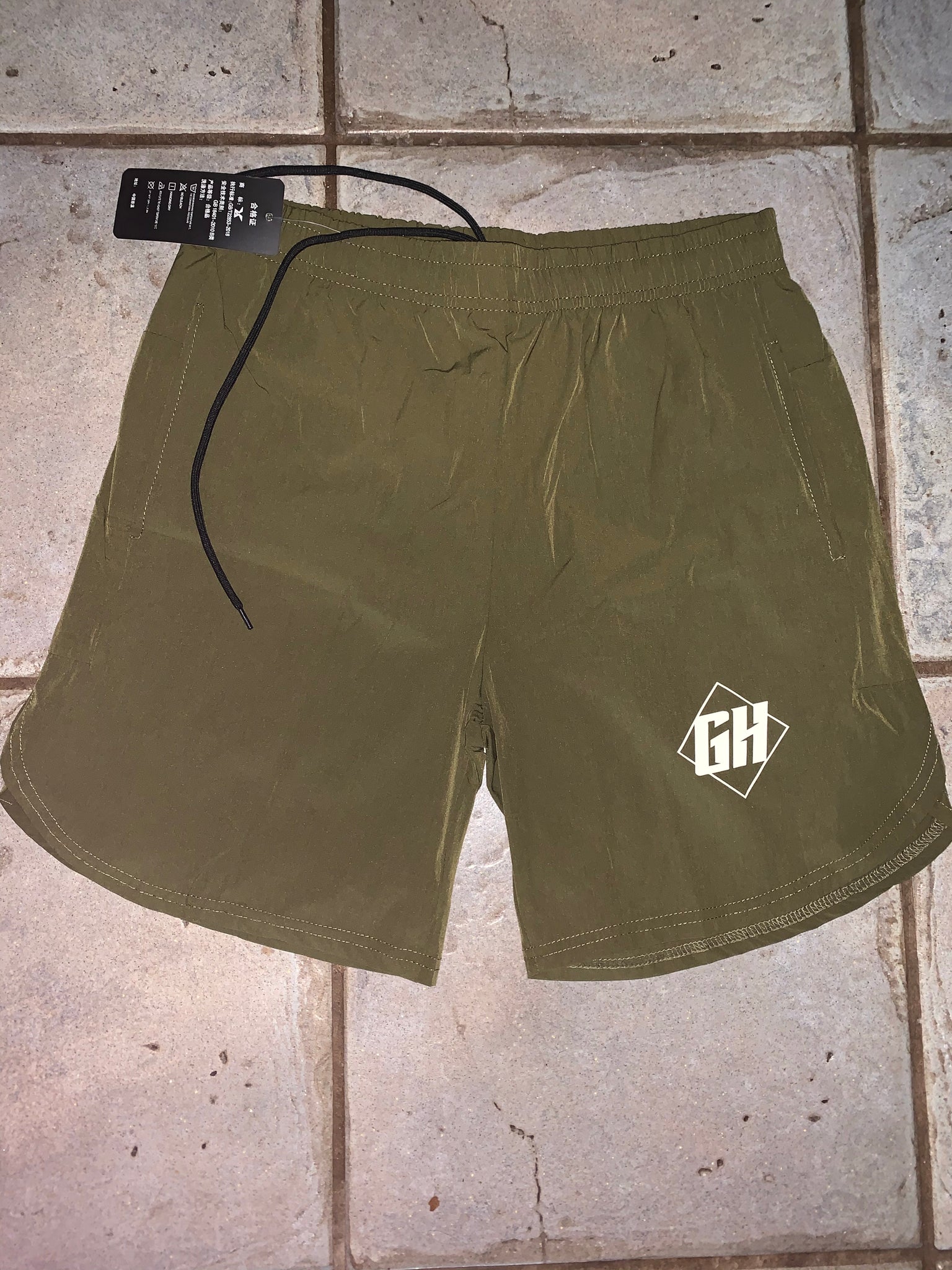 Athletic shorts olive